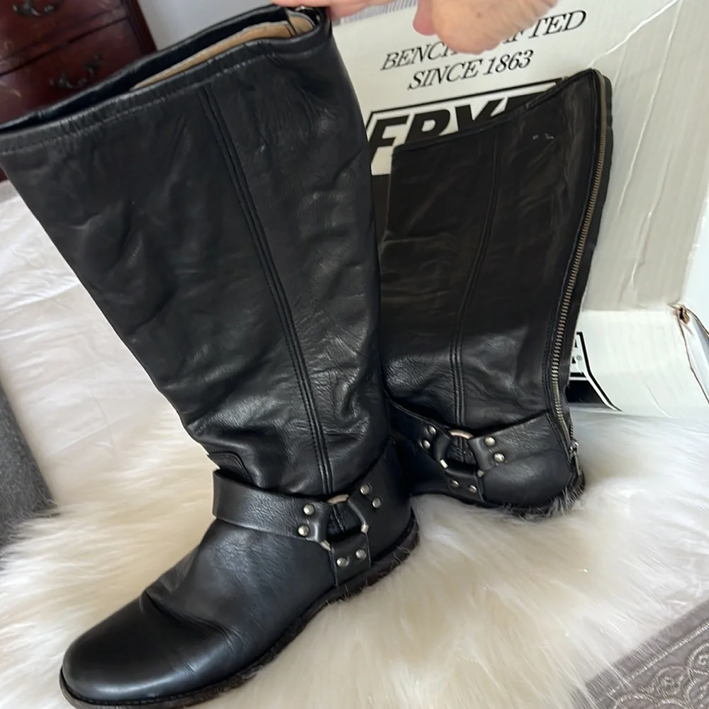 Women’s size 8.5 slightly used leather boots - Picture 2 of 4